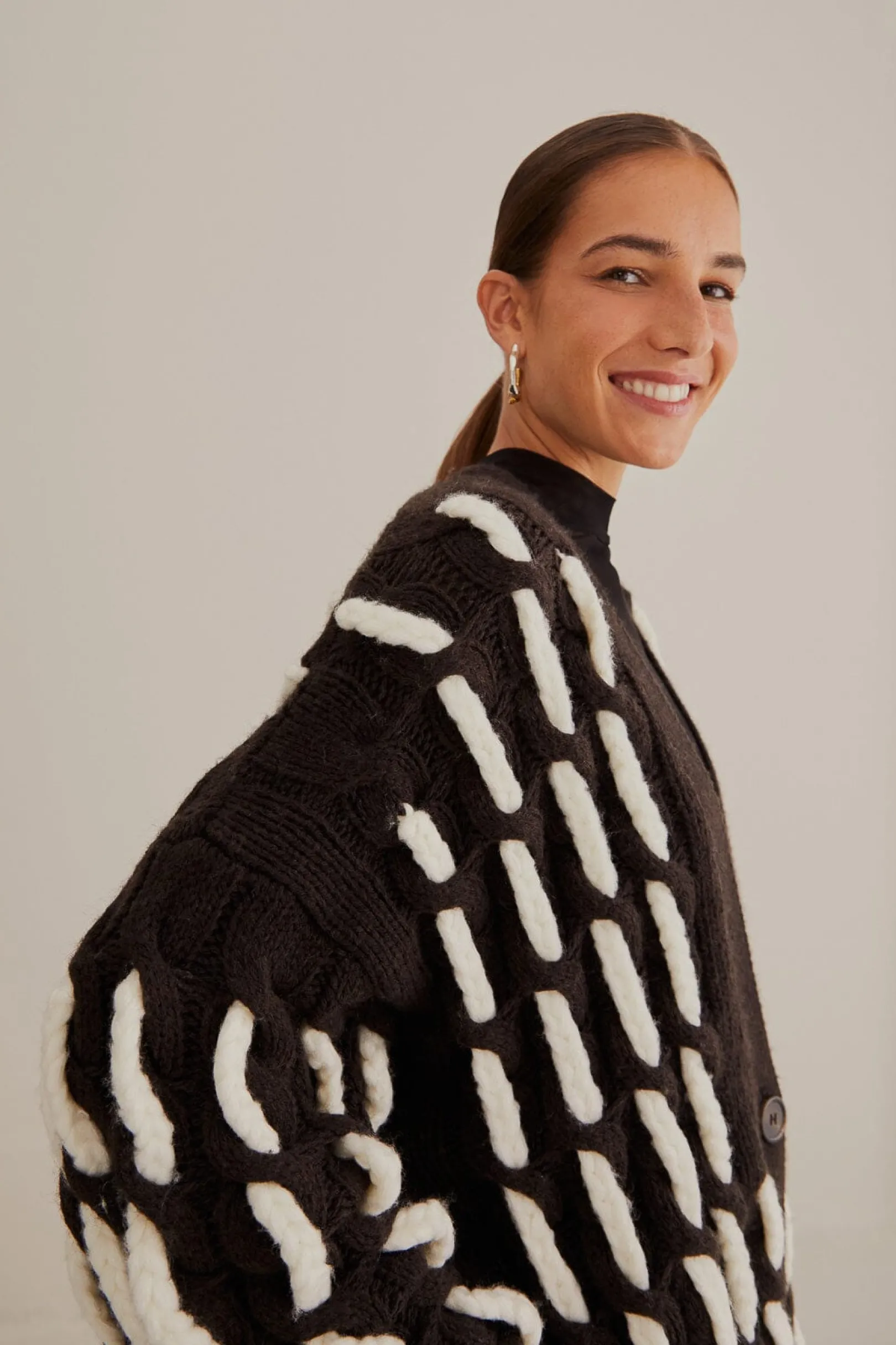 FARM Rio BLACK AND WHITE TEXTURED KNIT CARDIGAN Flash Sale