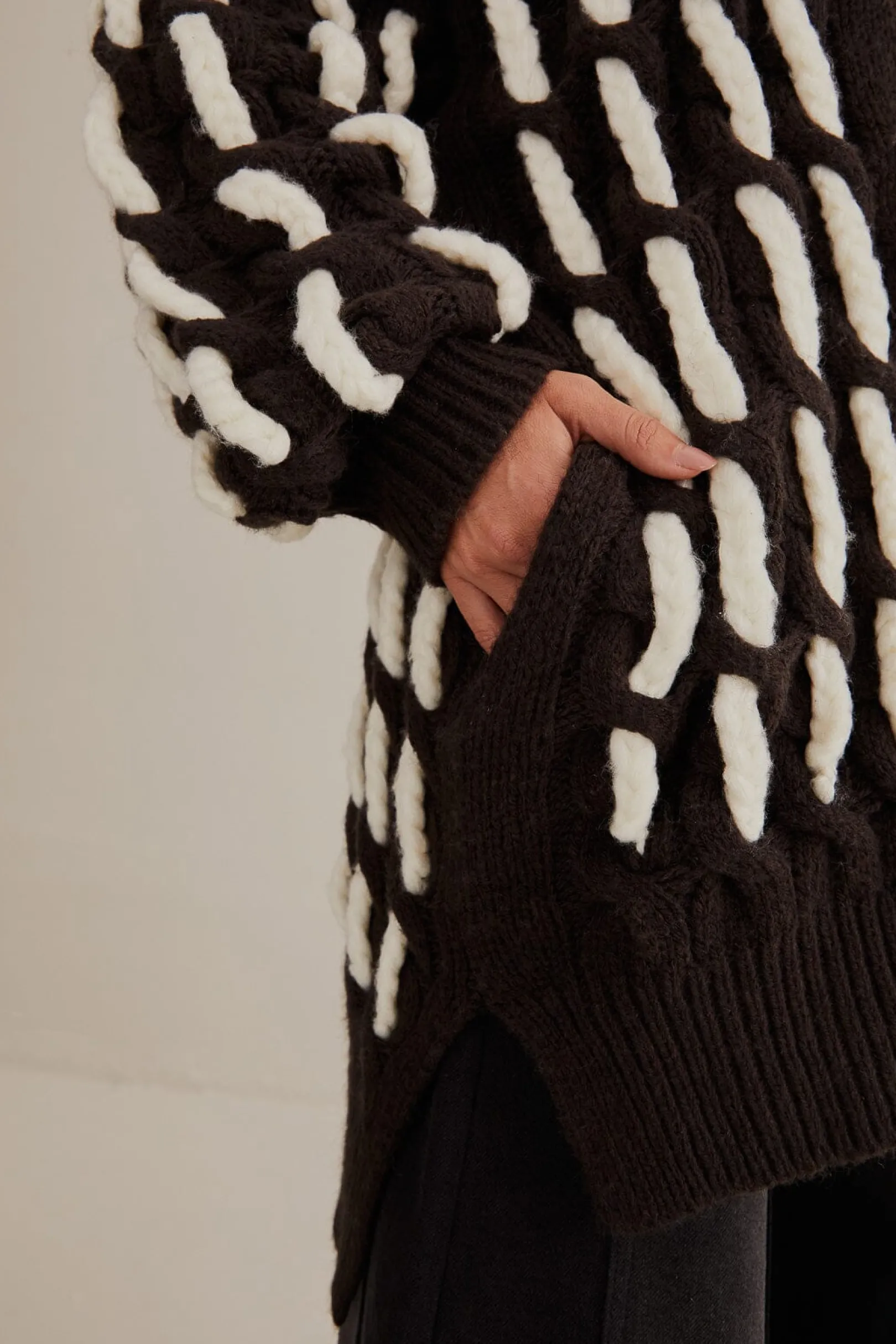 FARM Rio BLACK AND WHITE TEXTURED KNIT CARDIGAN Flash Sale
