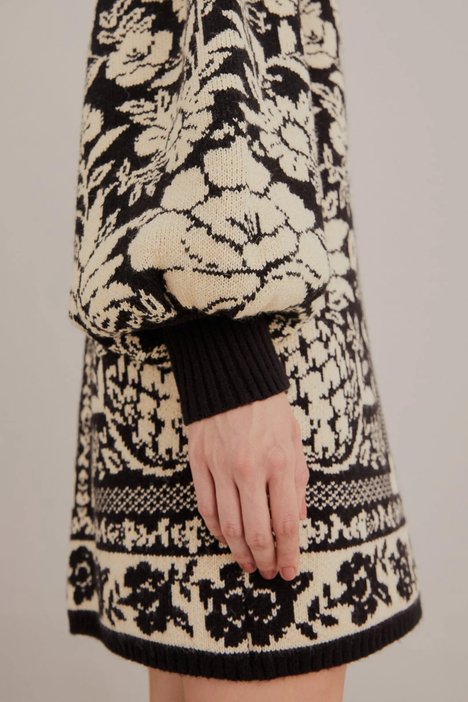 FARM Rio BLACK PINEAPPLE GARDEN MINI SWEATER DRESS New