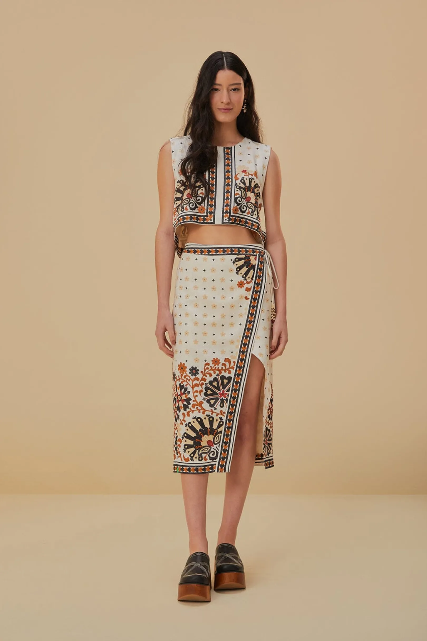 FARM Rio FLOWER FAN TAPESTRY OFF-WHITE CROPPED Store