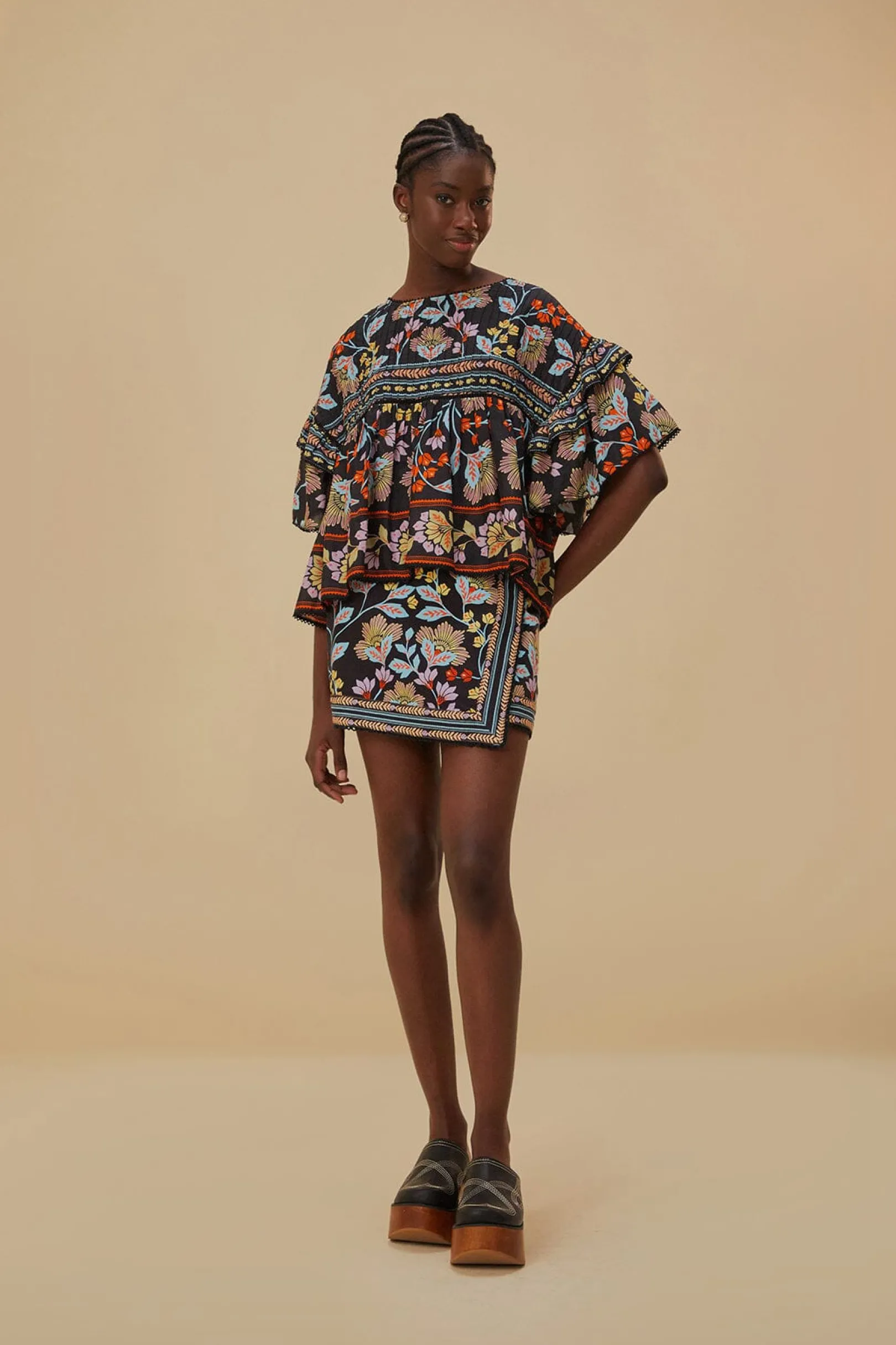 FARM Rio FLOWERY BLACK MINI SKIRT Hot