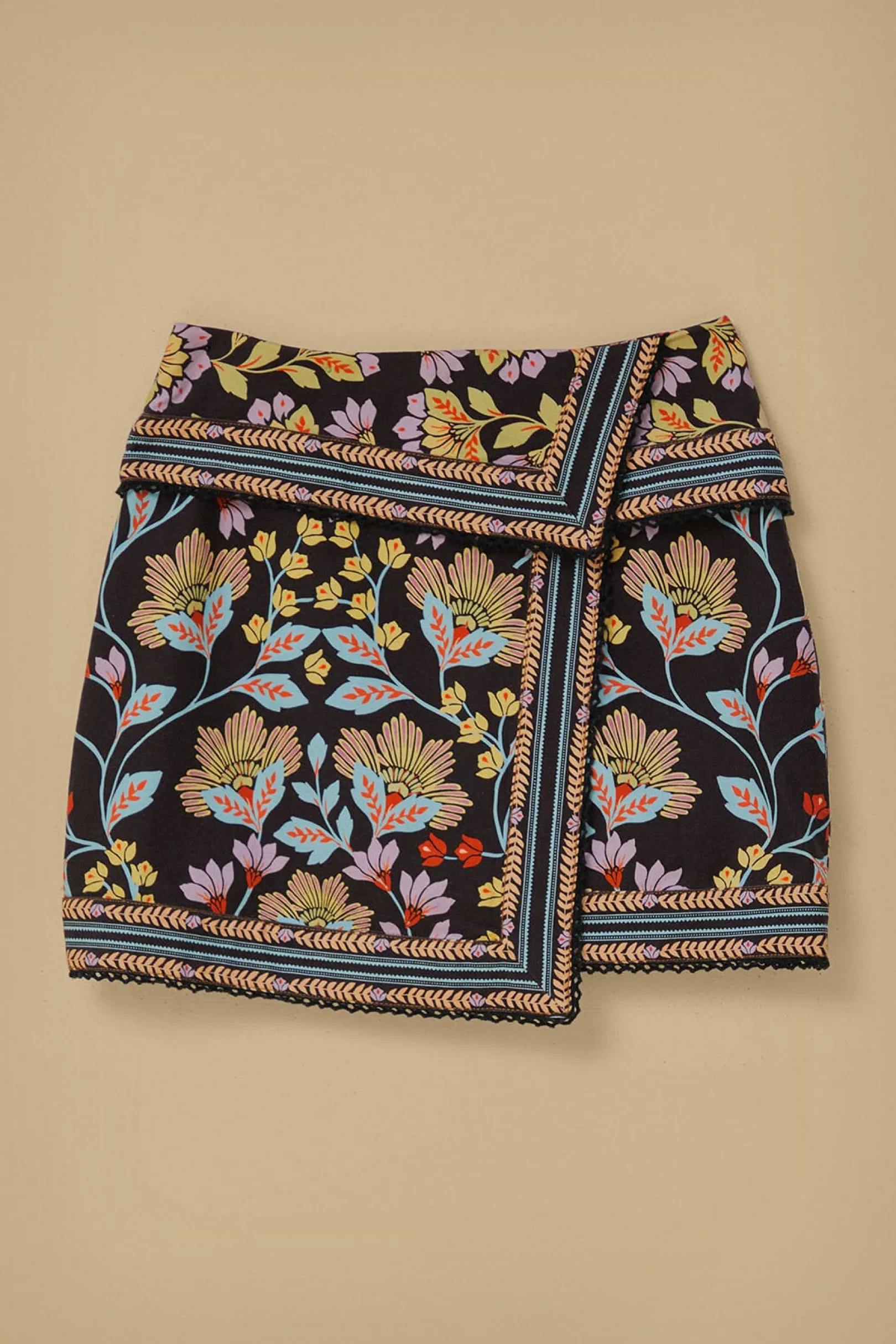FARM Rio FLOWERY BLACK MINI SKIRT Hot