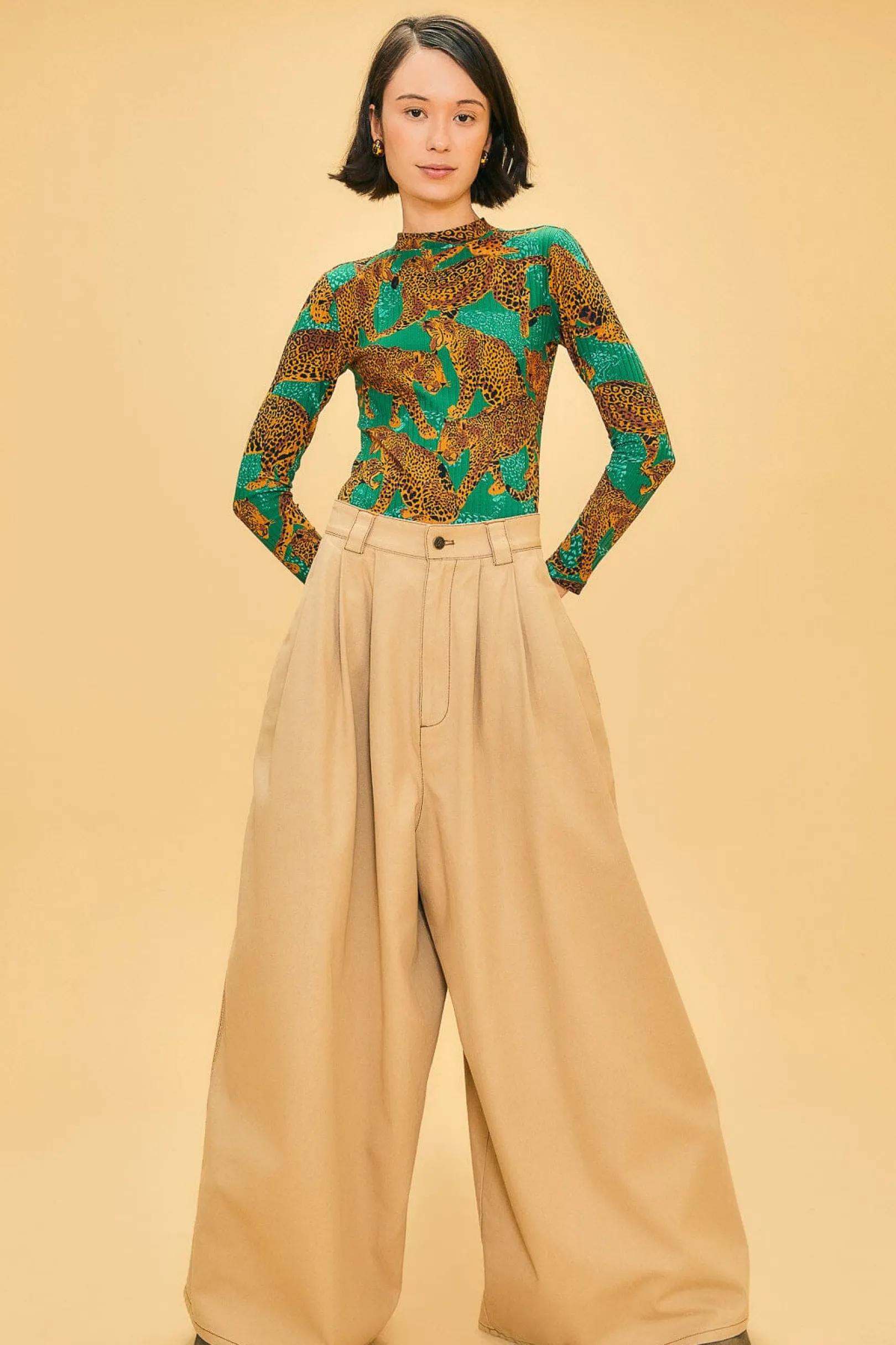 FARM Rio KHAKI LOW WAISTED PLEATED PANTS Hot