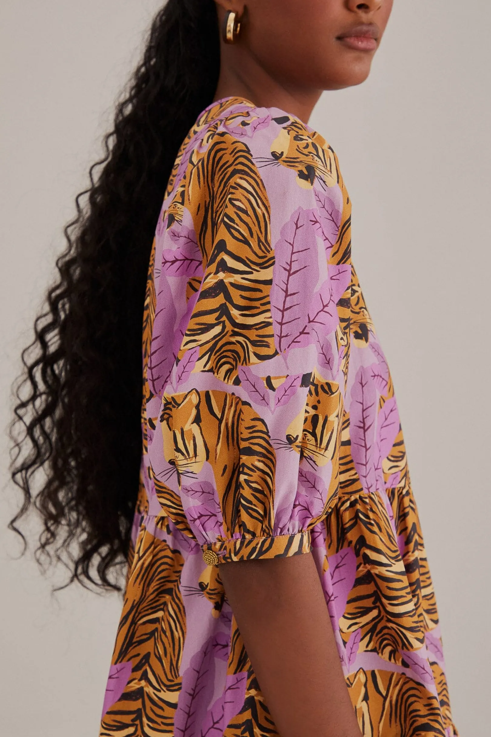 FARM Rio LAVENDER TIGER LEAVES PUFF SLEEVE MINI DRESS Discount