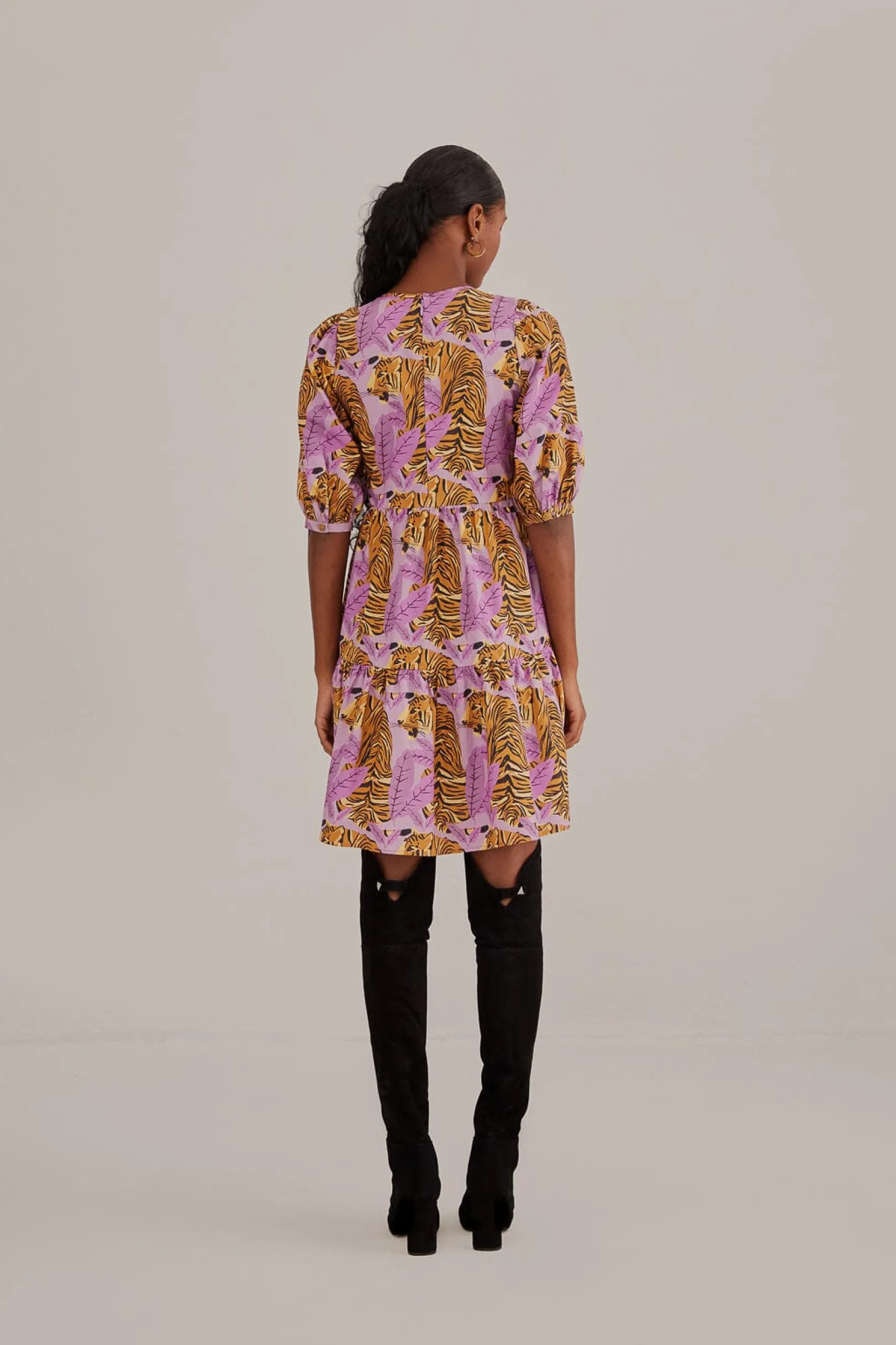 FARM Rio LAVENDER TIGER LEAVES PUFF SLEEVE MINI DRESS Discount
