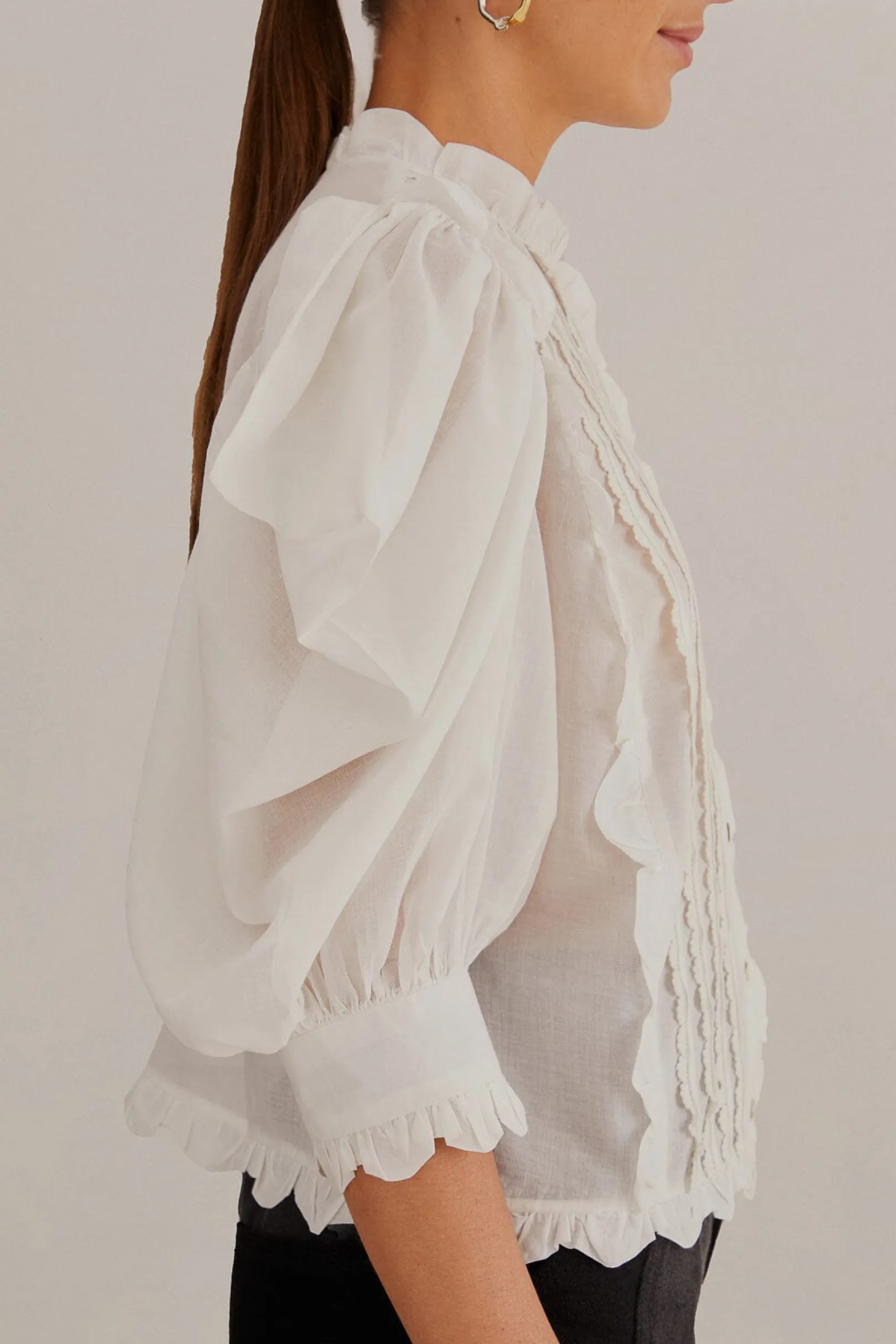 FARM Rio OFF-WHITE SHORT SLEEVE PLEATED BLOUSE Best