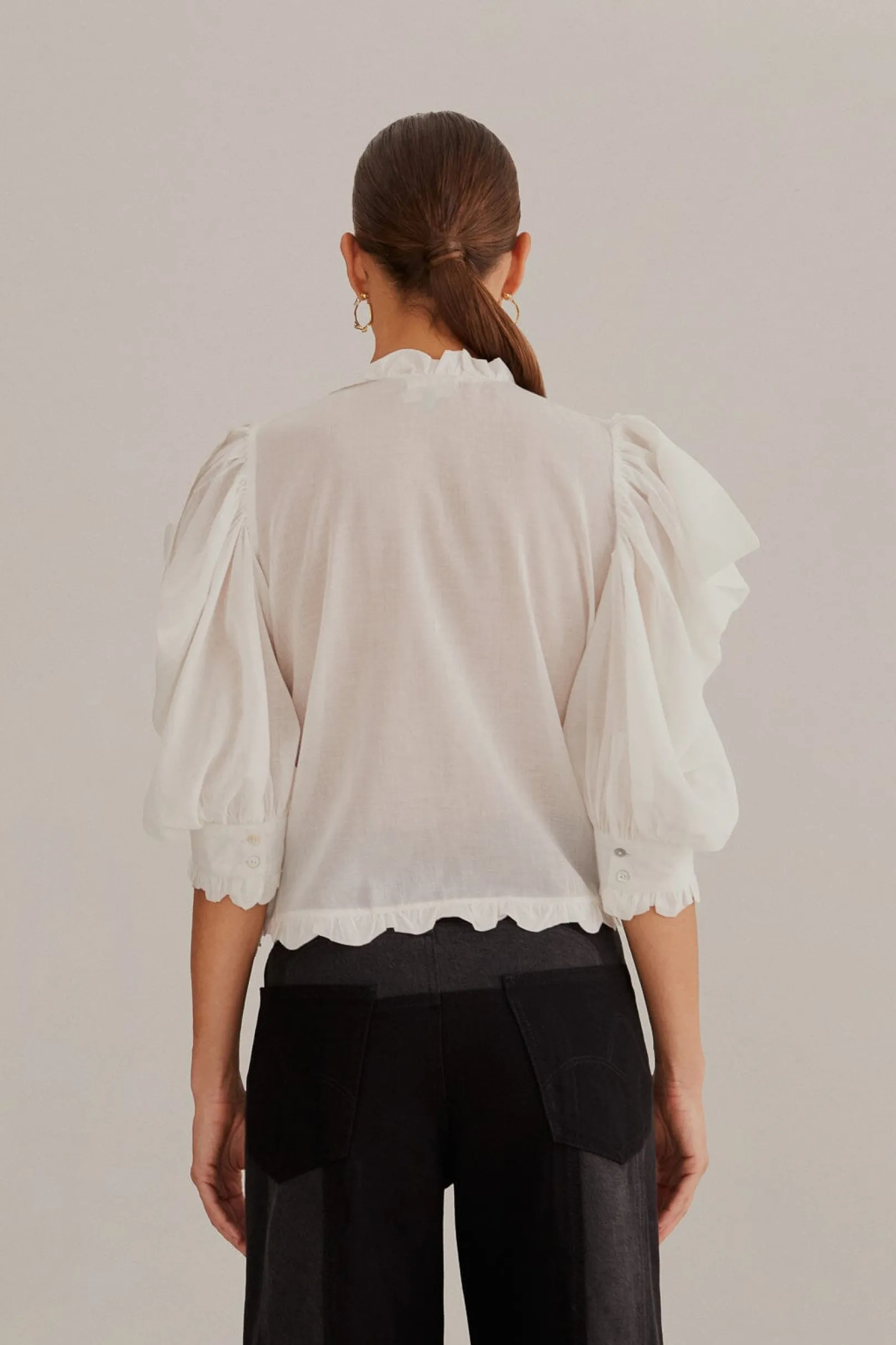 FARM Rio OFF-WHITE SHORT SLEEVE PLEATED BLOUSE Best