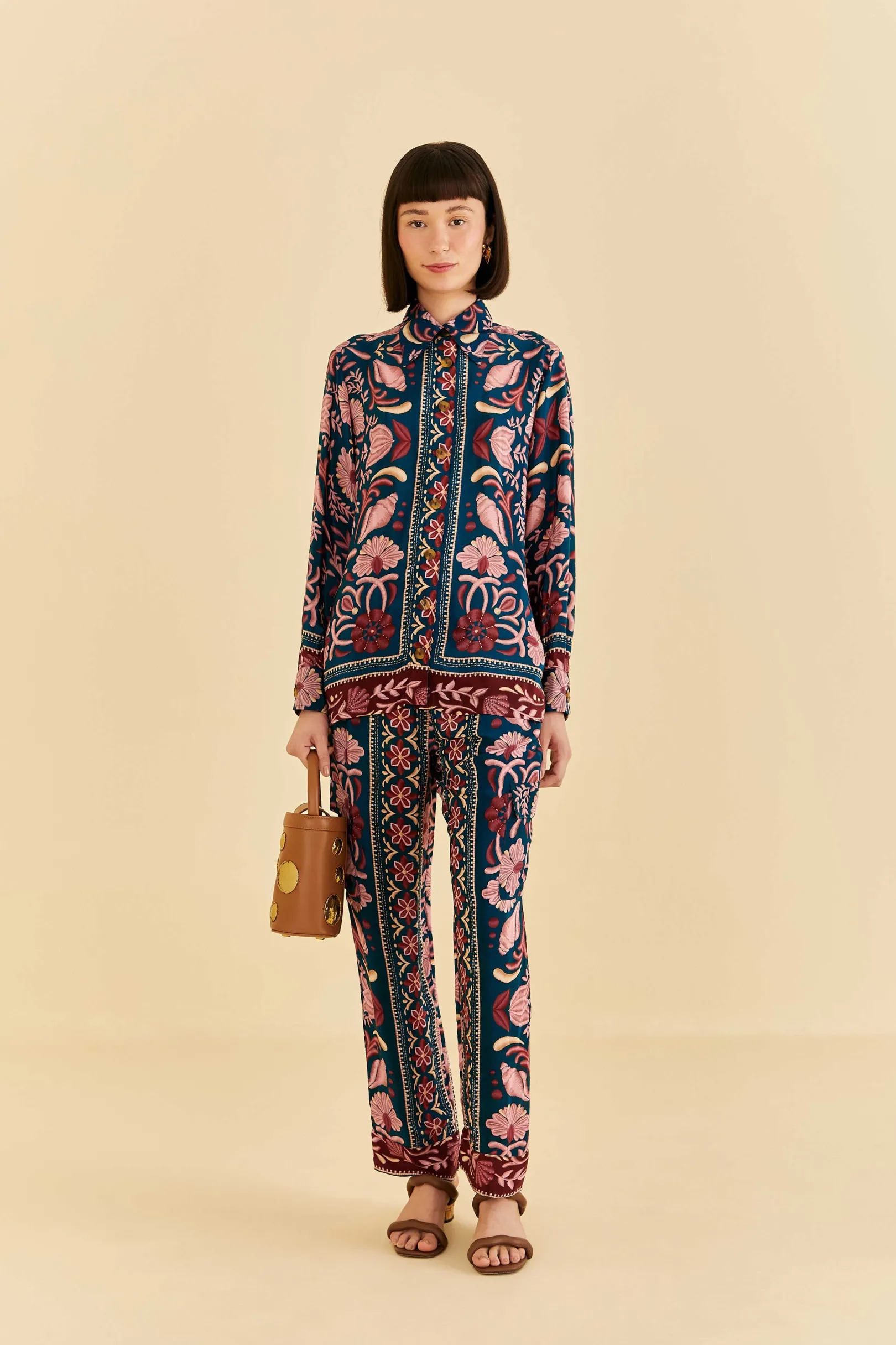 FARM Rio TEAL SEASHELL TAPESTRY CARGO PANTS Hot